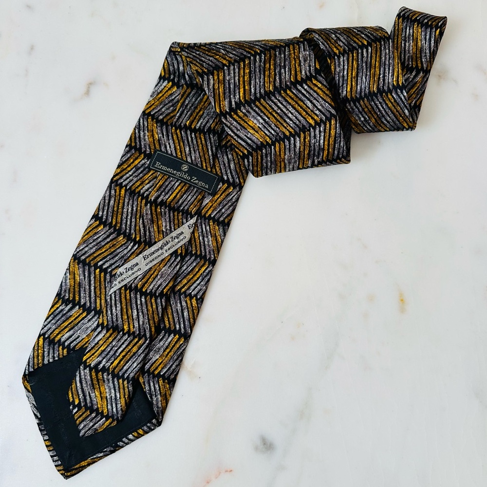 Ermenegildo Zegna Black and Gold Patterned Tie